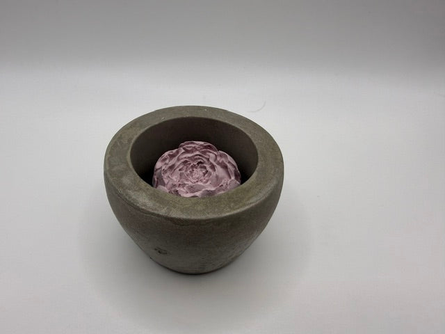 Bloom Small grey Pot